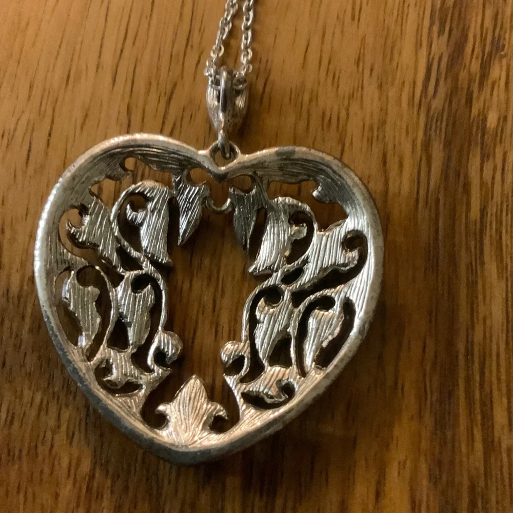 Elegant Silver Lacy Cut Out Heart Pendant‎ Necklace